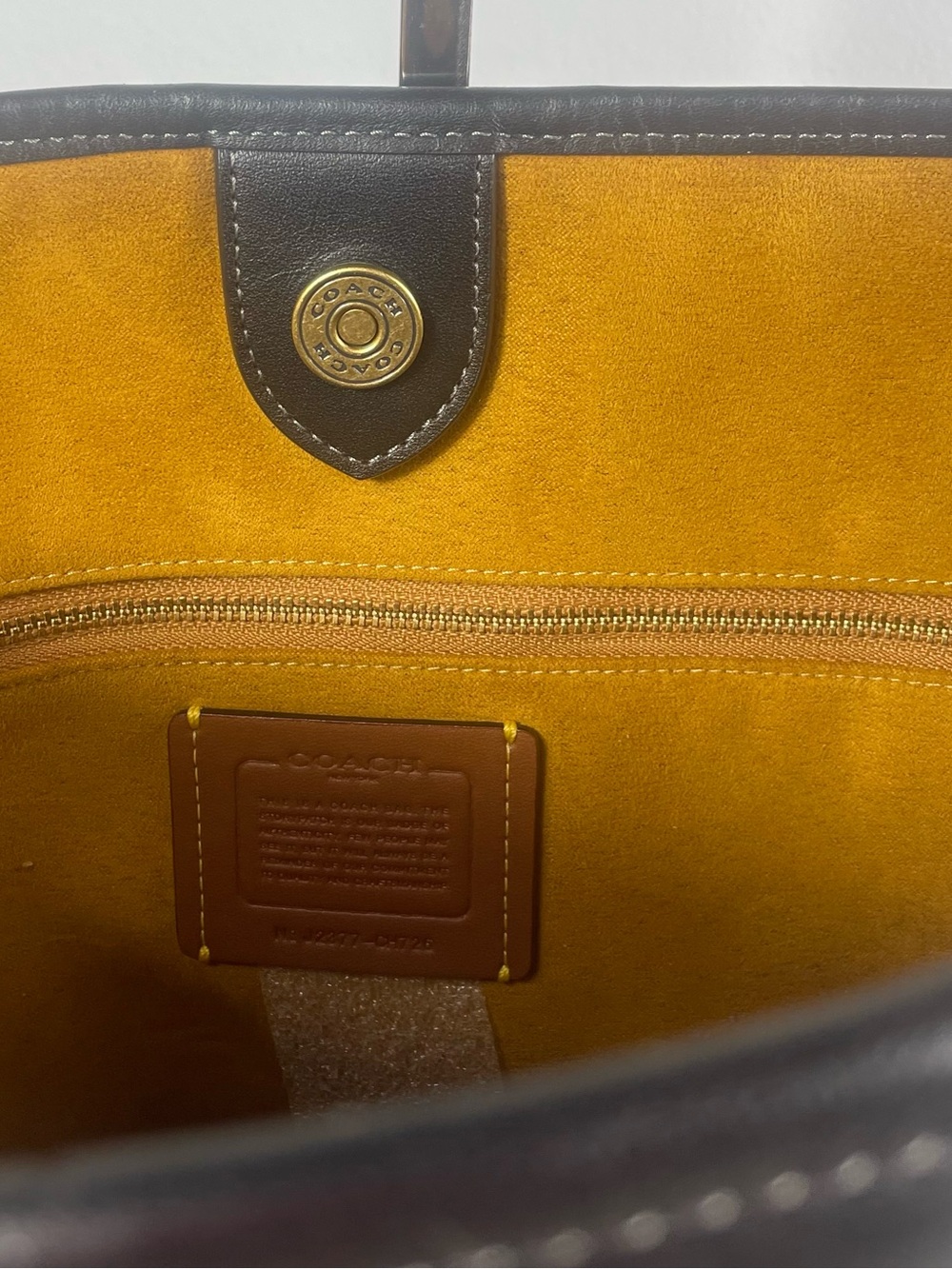 Coach Glovetanned Dakota Bucket Bag-COA - Picture 10 of 15